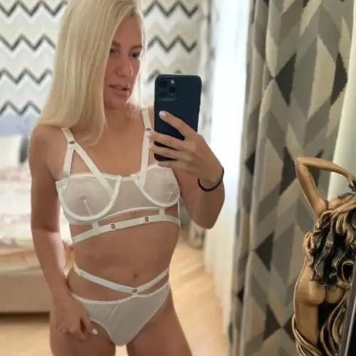 mariaannnaaa image 3